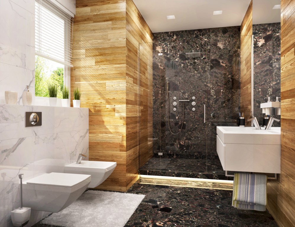 Association de marbre et de bois dans salle de bain