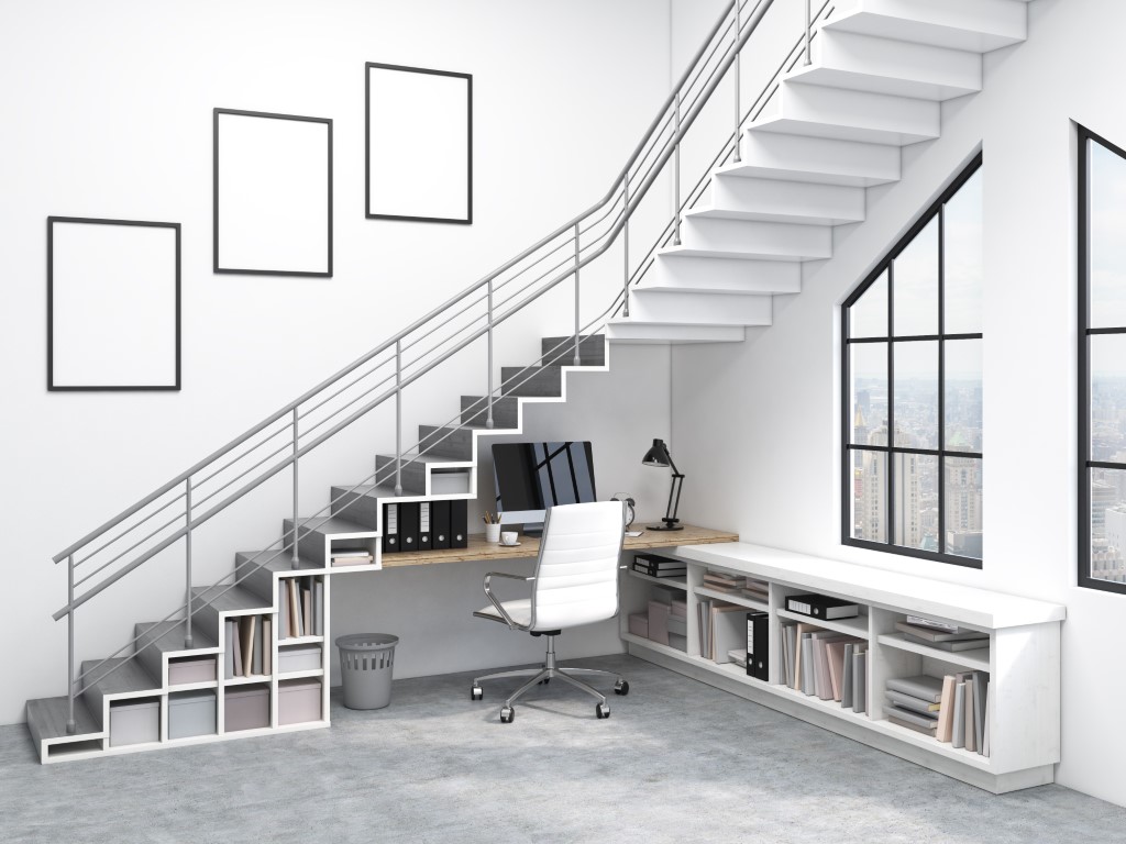 bureau modern sous un escalier