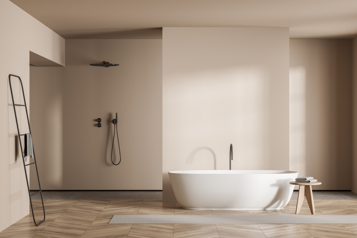 Salle de bain minimaliste en beige et notes de bois
